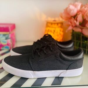 Men's St. John's Bay 'Bryce' Sneakers - Size 9.5 M
